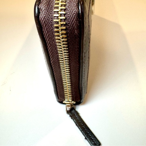 Gucci Sukey Zip Around Wallet In Dark Brown Leather W Goldtone GG Logo - Picture 7 of 16